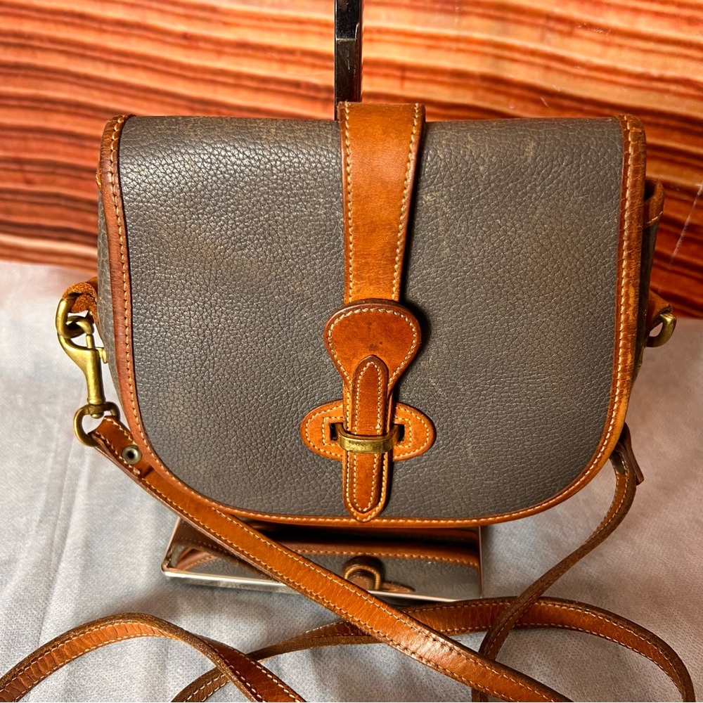 Rare Vintage Dooney & Bourke R51, all weather leather, pebbled, removable straps - Picture 8 of 17